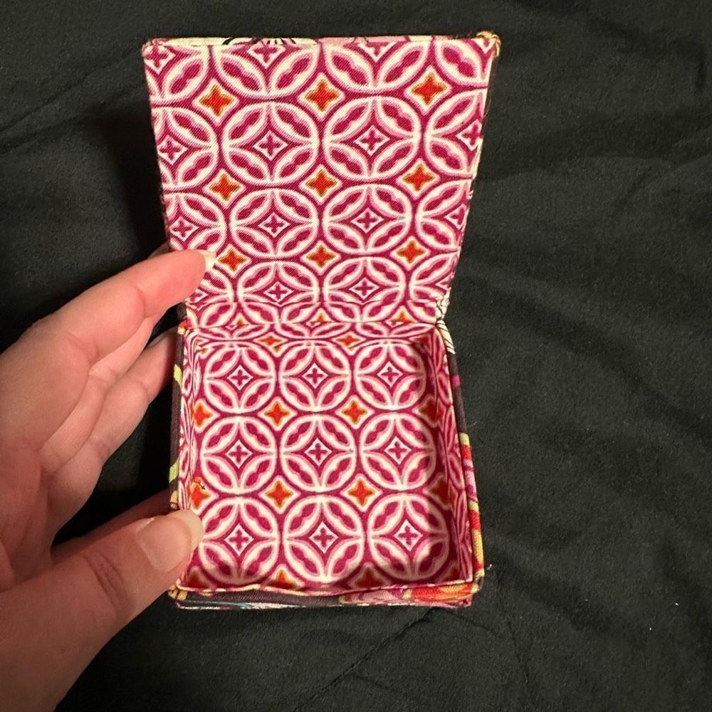 Vera Bradley card holder - Picture 2 of 7